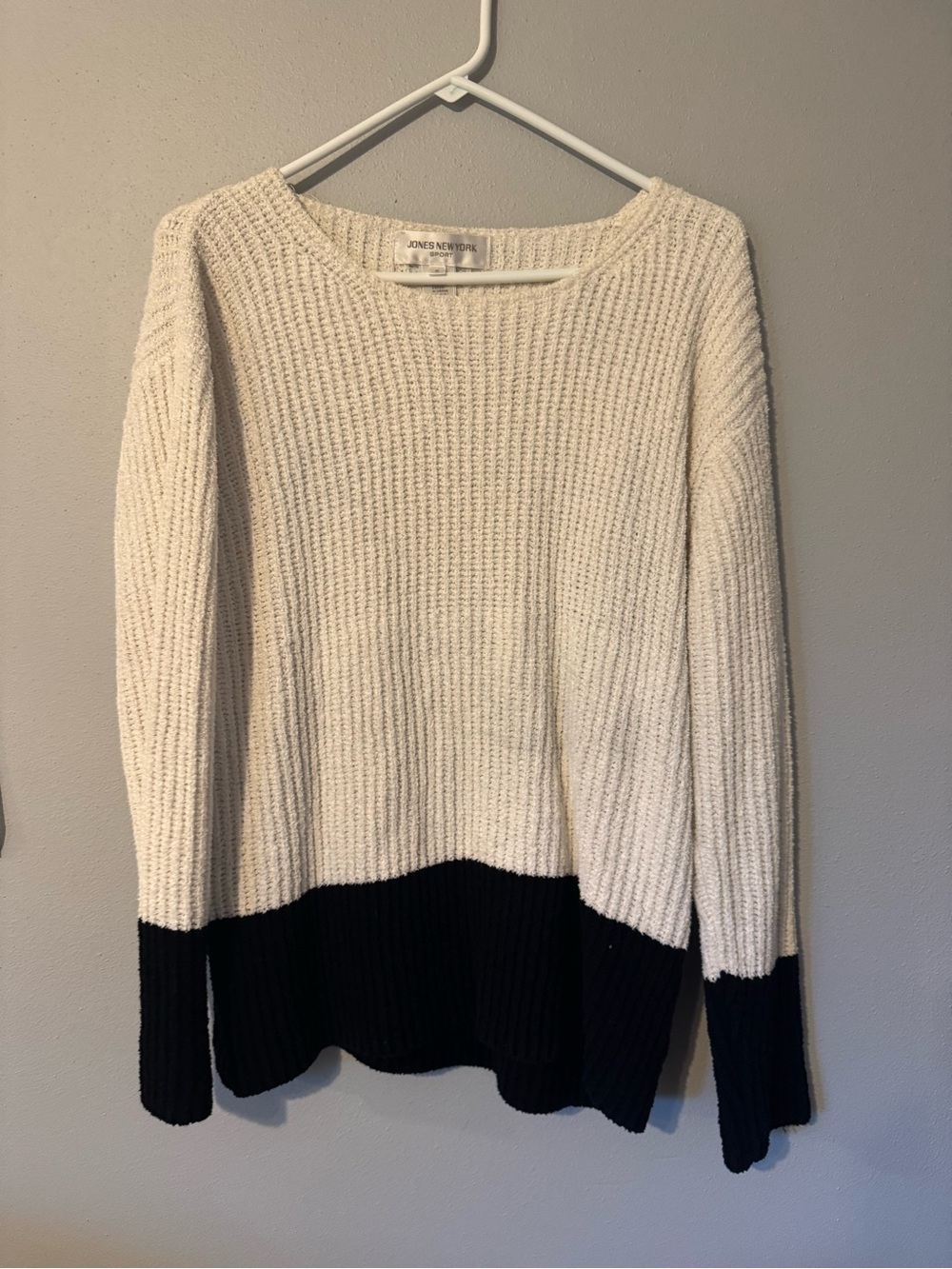 Jones New York Cream and Black Two-Tone Ribbed Crew Sweater
